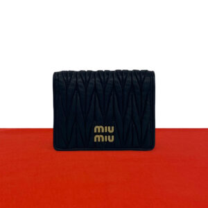 MIUMIU ミュウミュウ 二つ折り財布