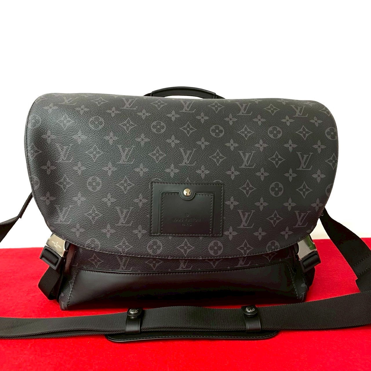LOUIS VUITTON メッセンジャー ヴォワヤージュ MM