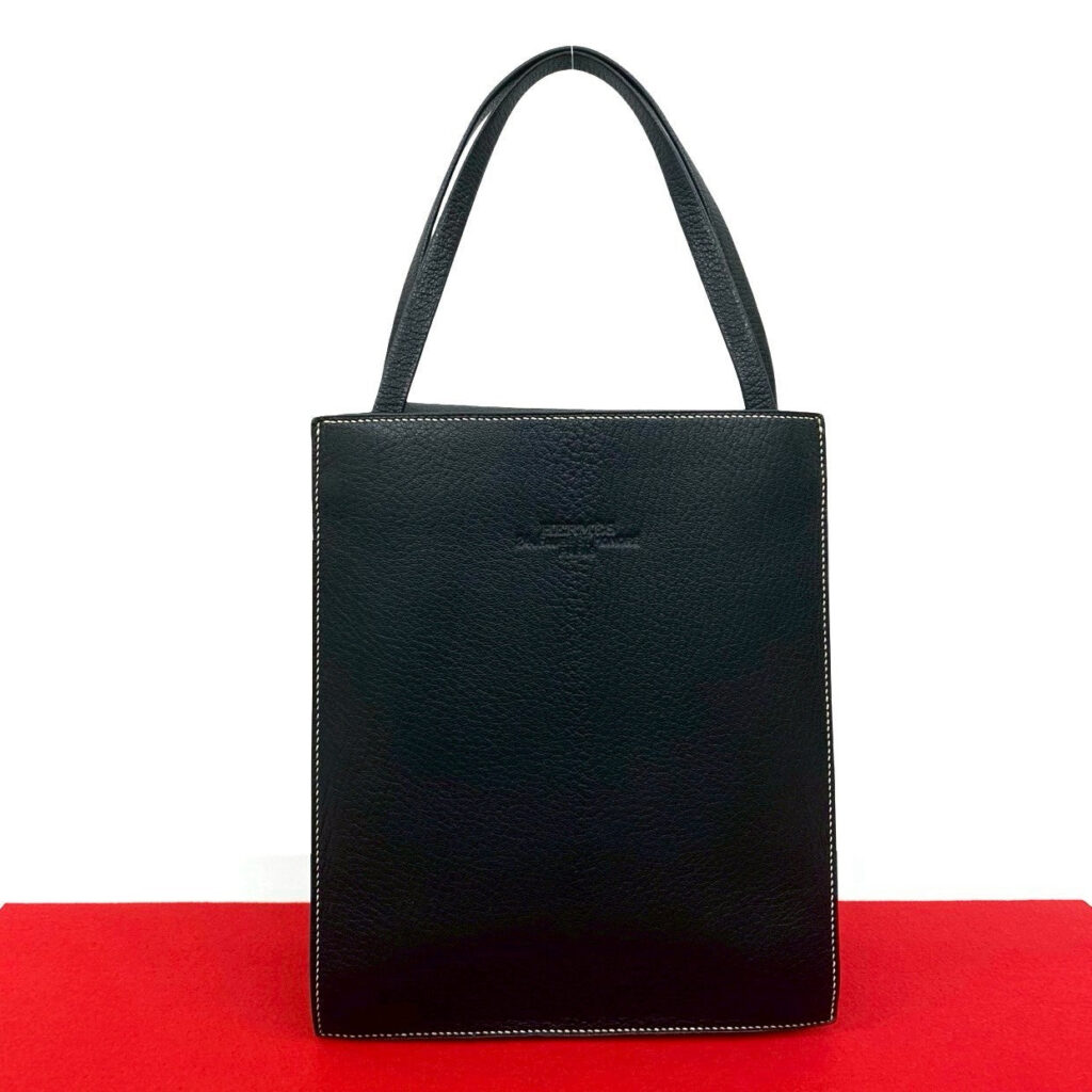 エルメス ルーシー MM｜ルーシーMMの控えめな縦長シルエット