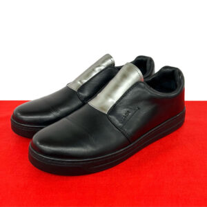 PRADA プラダ ロゴ 刻印 スニーカー