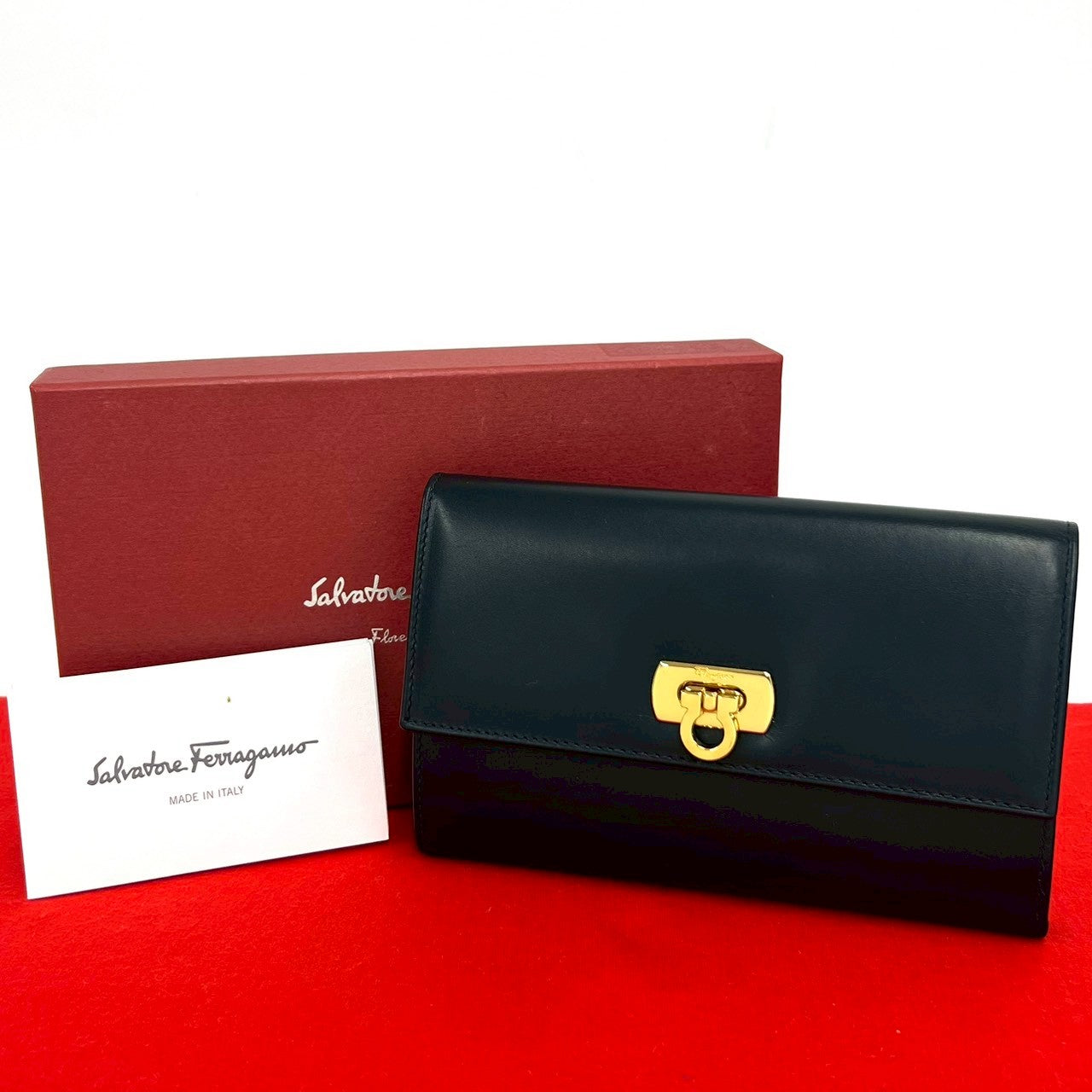 Salvatore Ferragamo サルヴァトーレフェラガモ 三つ折り財布