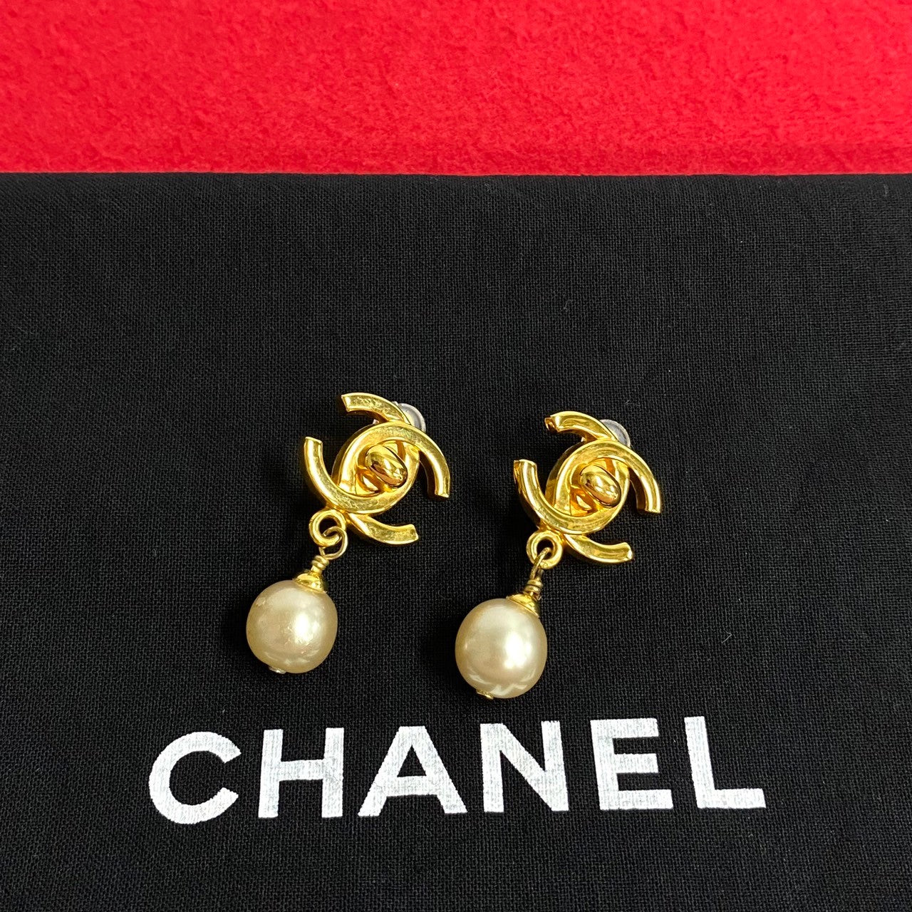 CHANEL Vintage