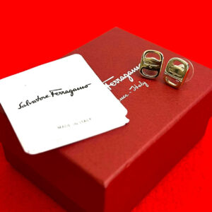 Salvatore Ferragamo サルヴァトーレフェラガモ ピアス