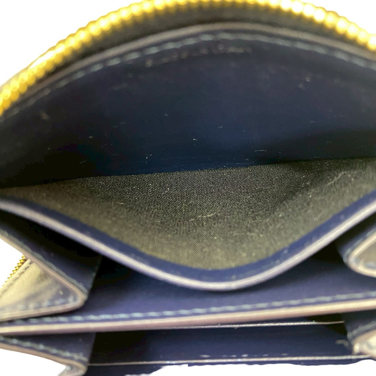 CELINE Cチャーム コンパクト ウォレット 9