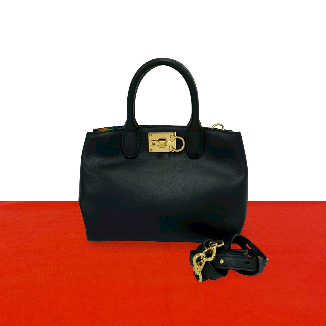 Salvatore Ferragamo サルヴァトーレフェラガモ ステューディオ ショルダーバッグ
