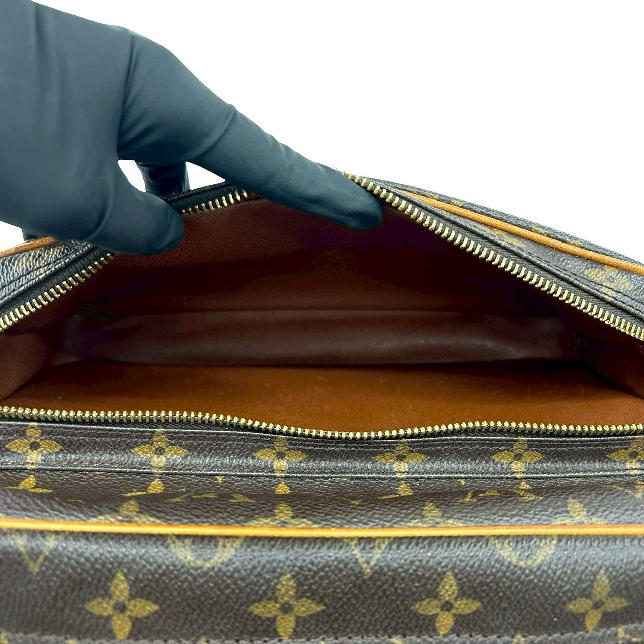 LOUIS VUITTON ルイヴィトン (Vintage) ナイル ショルダーバッグ 10