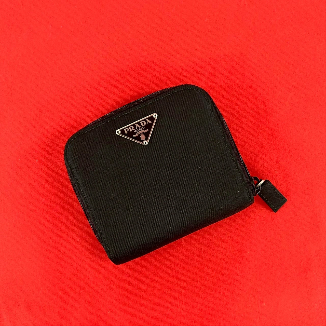 PRADA プラダ 二つ折り財布