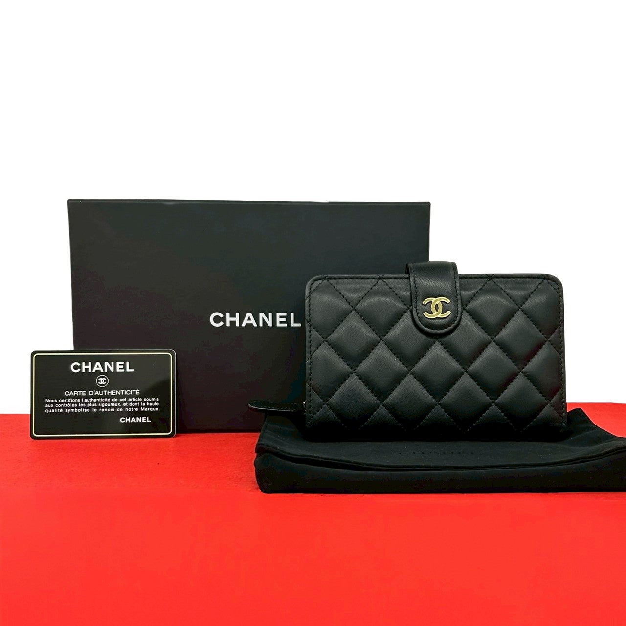 CHANEL シャネル 二つ折り財布
