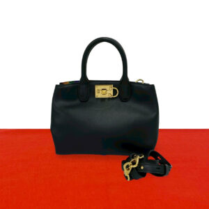 Salvatore Ferragamo サルヴァトーレフェラガモ ステューディオ ショルダーバッグ