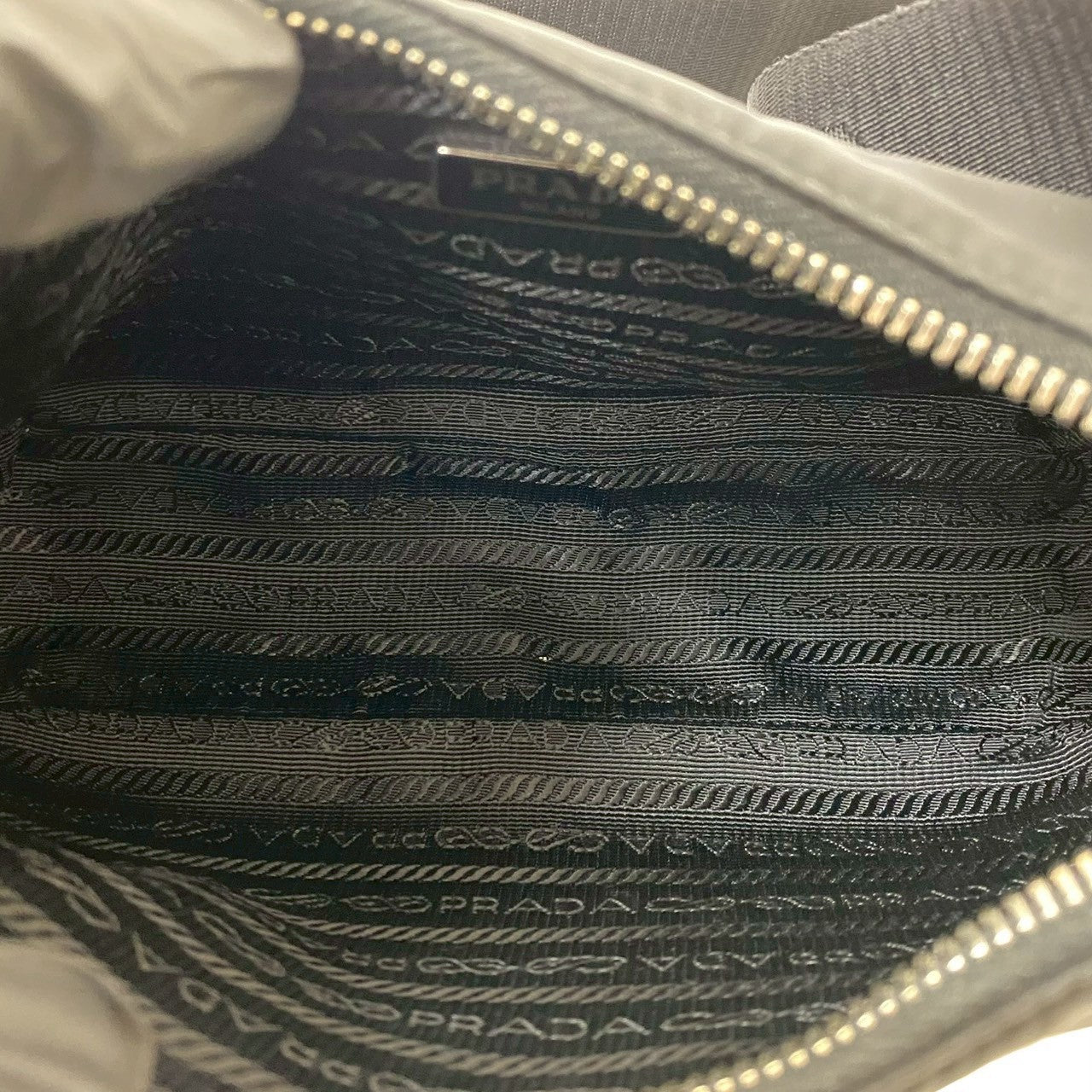 PRADA Re-Edition 9