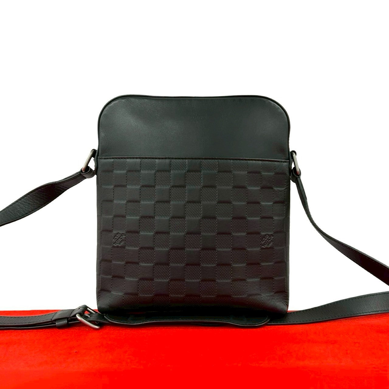 LOUIS VUITTON ルイヴィトン ディストリクト ショルダーバッグ