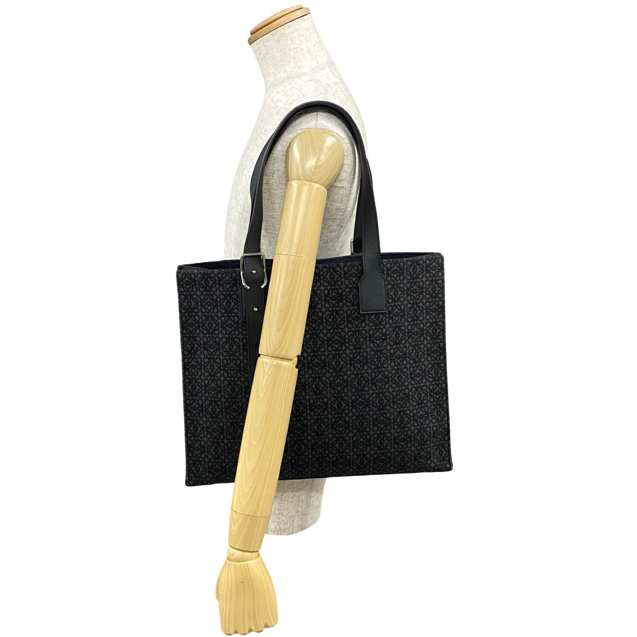 LOEWE バックル ホリゾンタル トート 2