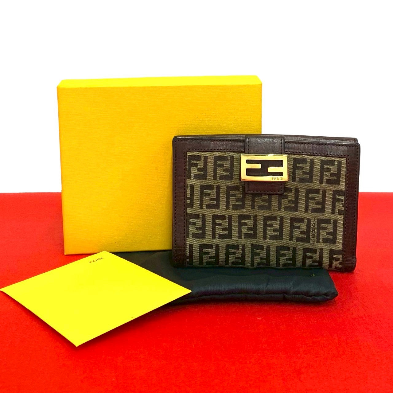 FENDI フェンディ 二つ折り財布