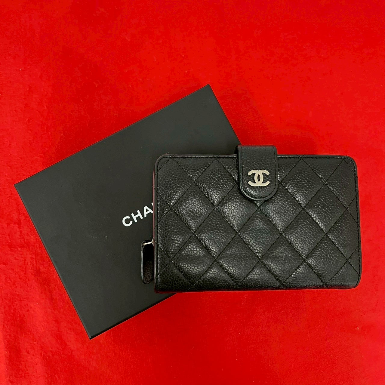 CHANEL シャネル 二つ折り財布