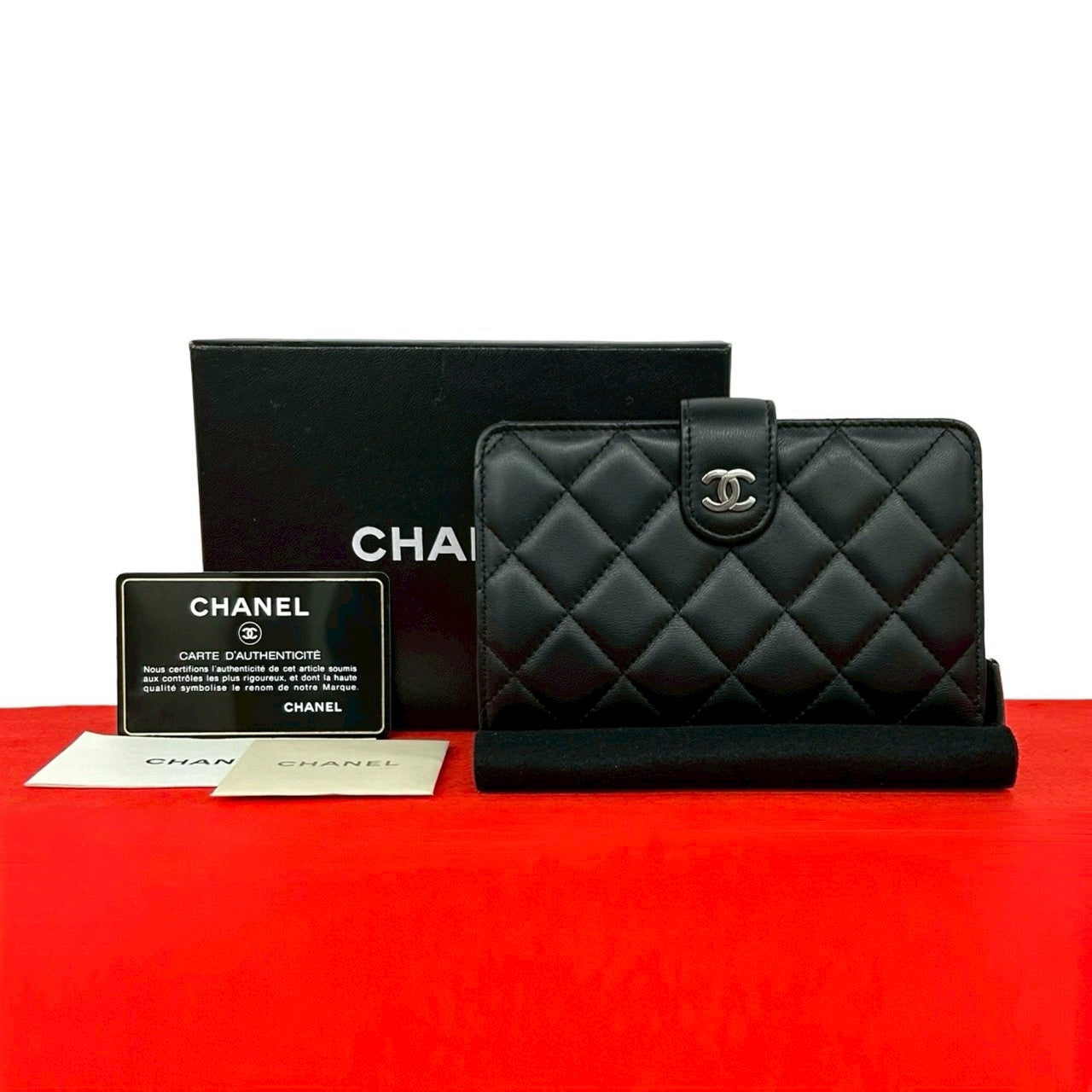 CHANEL シャネル 二つ折り財布