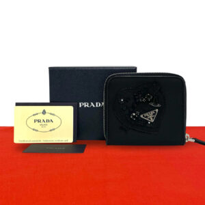 PRADA プラダ 二つ折り財布