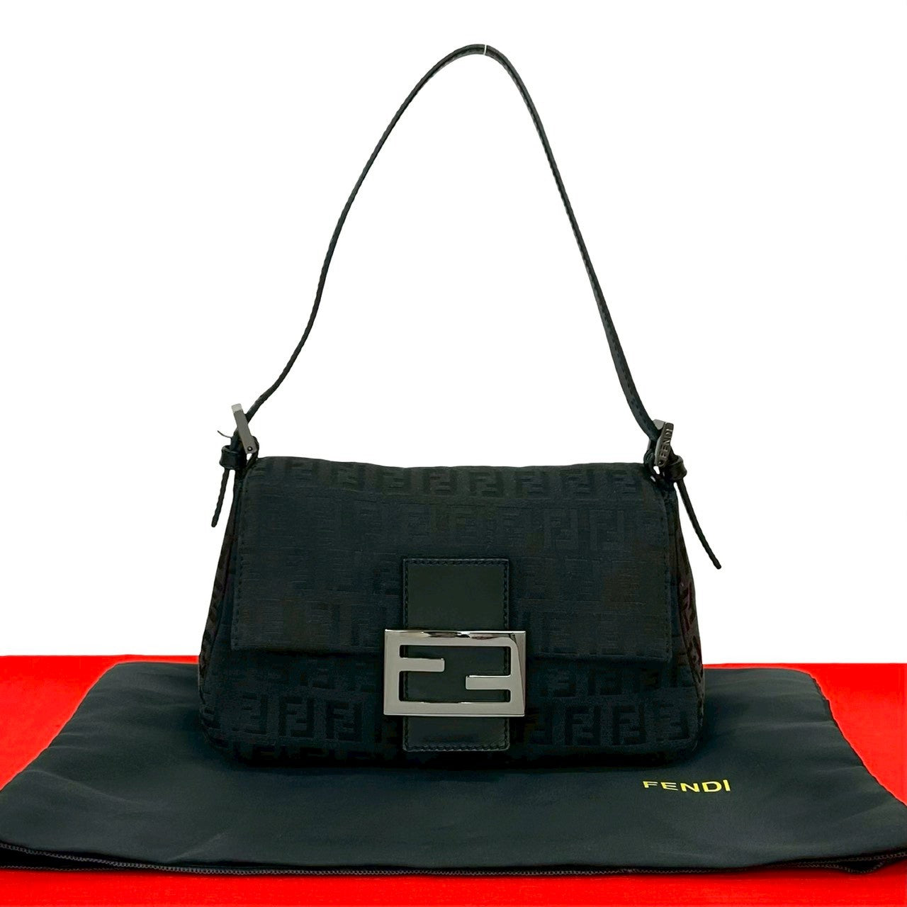 FENDI フェンディ マンマバケット ショルダーバッグ