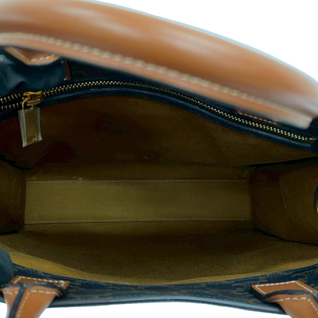 CELINE トリオンフ バーティカル カバ スモール 9
