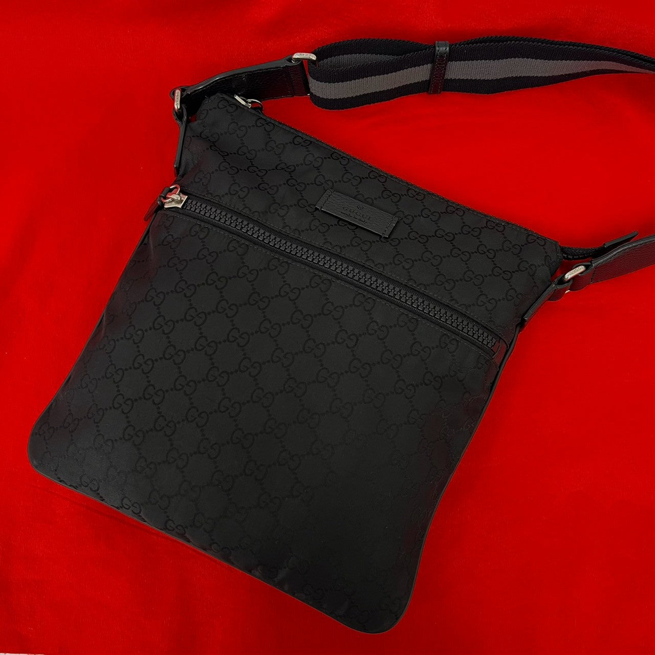 GUCCI グッチ ショルダーバッグ