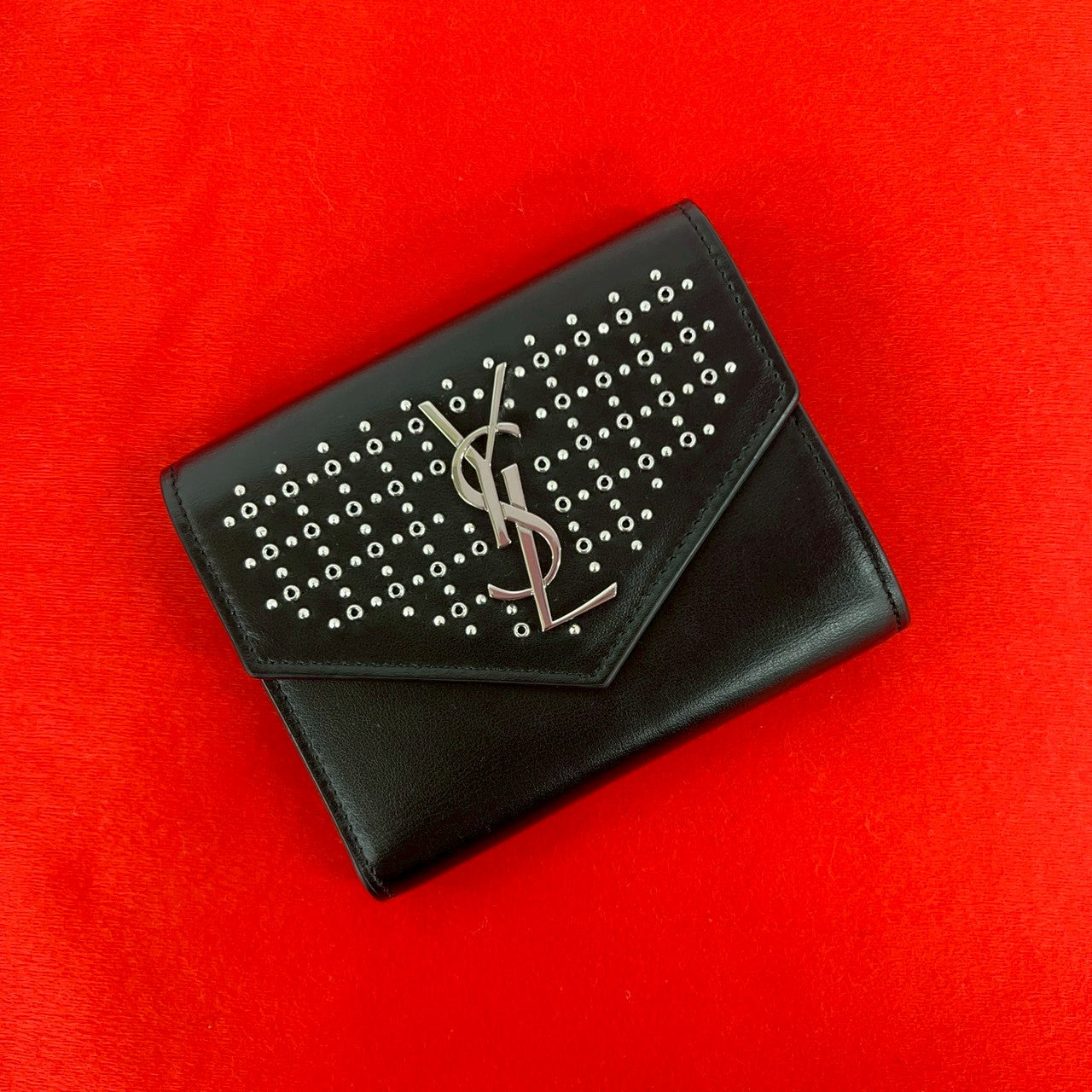 YVES SAINT LAURENT イヴ・サンローラン 二つ折り財布